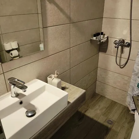 Elenamou *