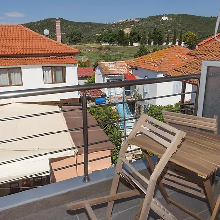 Capsulehotel Elenamou *